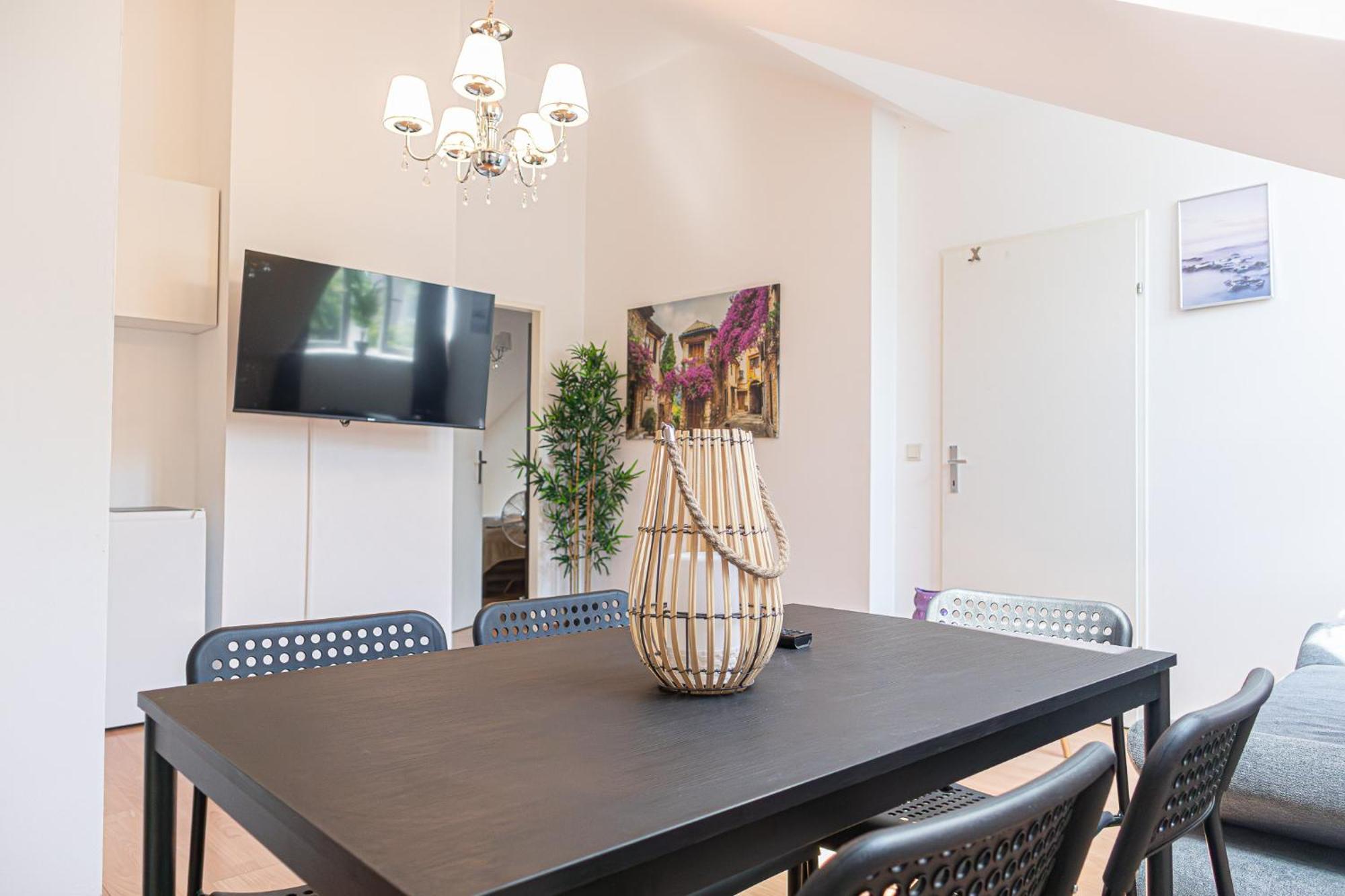 Spacious 2Br Apt Great Location - Near Schoenbrunn Wien Eksteriør billede