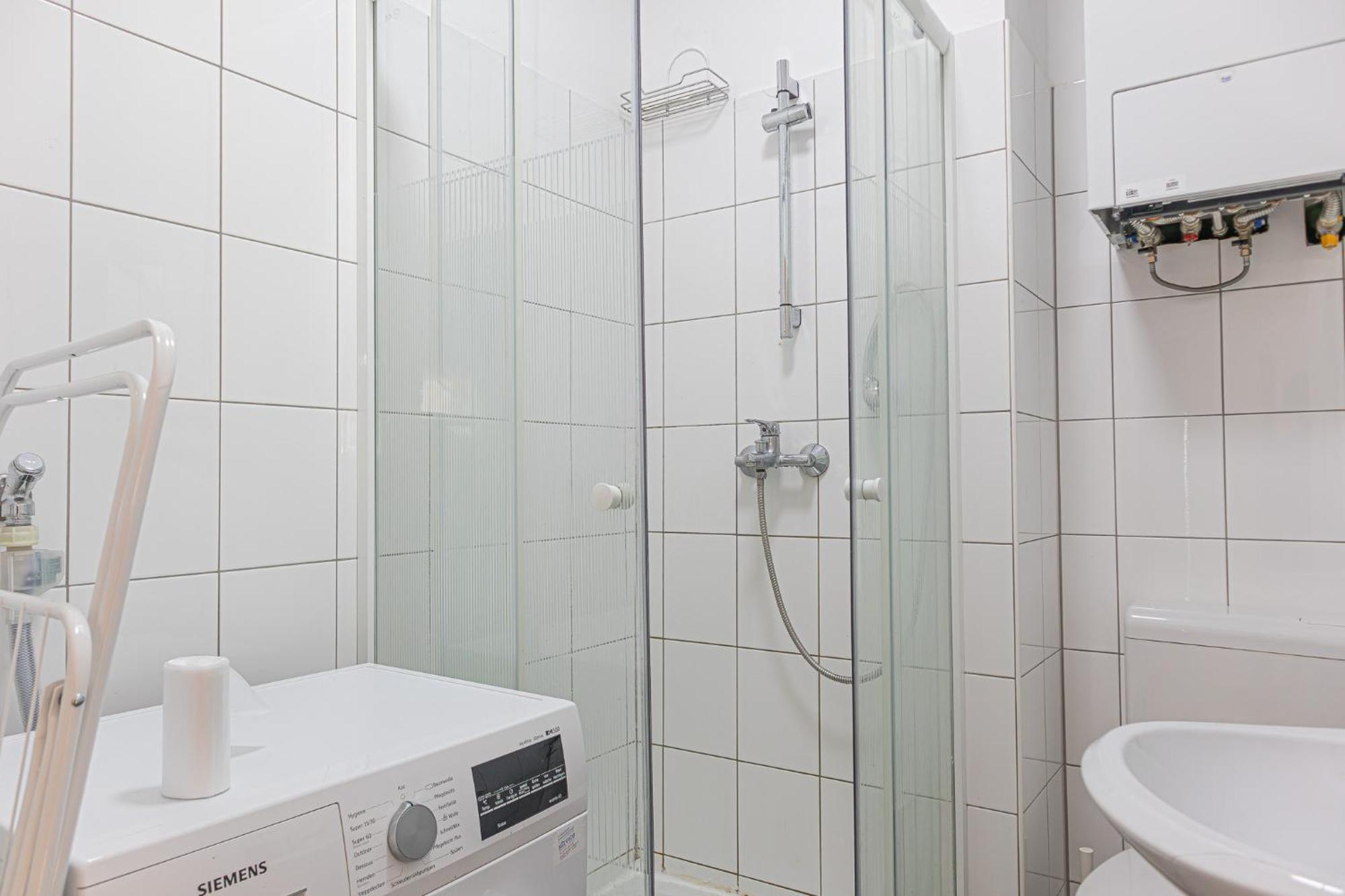 Spacious 2Br Apt Great Location - Near Schoenbrunn Wien Eksteriør billede